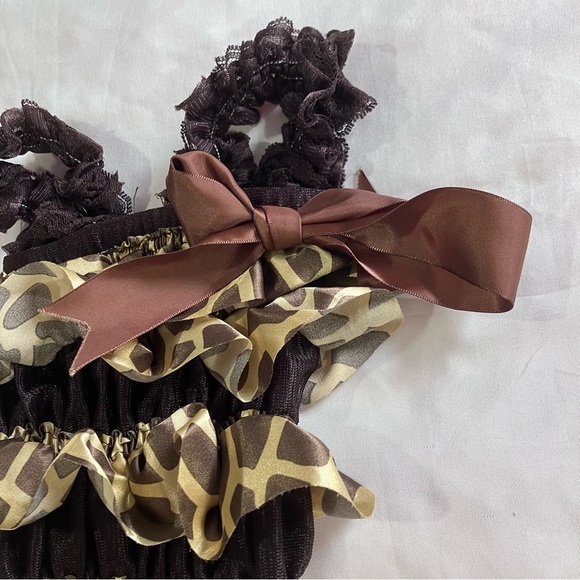 🩵2FOR$20 Boutique Brown&Gold Satin Giraffe Ruffle Romper - Picture 3 of 8